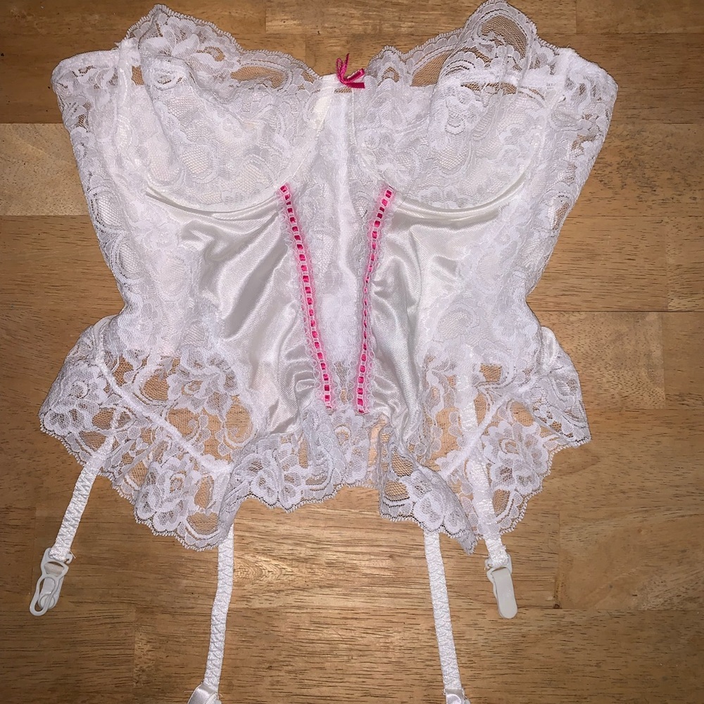 Strapless lace corset